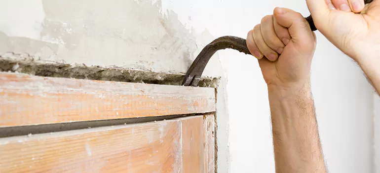 Metal Door Jamb Repair in Oak Ridge, FL